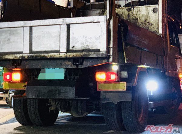 車のフロアマットはコインランドリーで洗っていいの まさかの 9割ok と条件と注意点 自動車情報誌 ベストカー 車のフロアマットはコインランドリーで洗っていいの まさかの 9割ok と条件と注意点 自動車情報誌 ベストカー