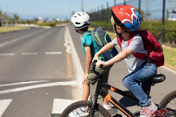 サイクリストの命を救え!!　2023年4月1日から自転車利用者のヘルメット着用が努力義務に!!