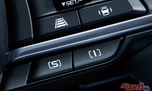 スバル車に搭載されている「Siドライブ」は、気分やシーンに合わせて、インテリジェントモードと、スポーツモードに走行性能を使い分けられる。スイッチはステアリングホイール上にあり、手探りで変更ができる