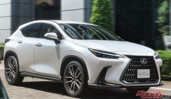 2021年10月、現行型レクサスNXが登場。レクサスブランド初のPHEVを設定した。新型モデルになってから初の一部改良が実施された