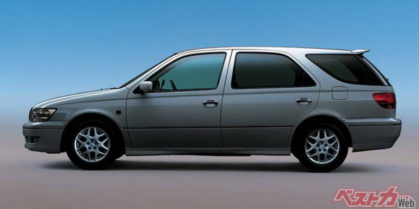 1998年登場のトヨタ ビスタアルデオ。ビスタのステーションワゴン版として設定され一定の評価を得た