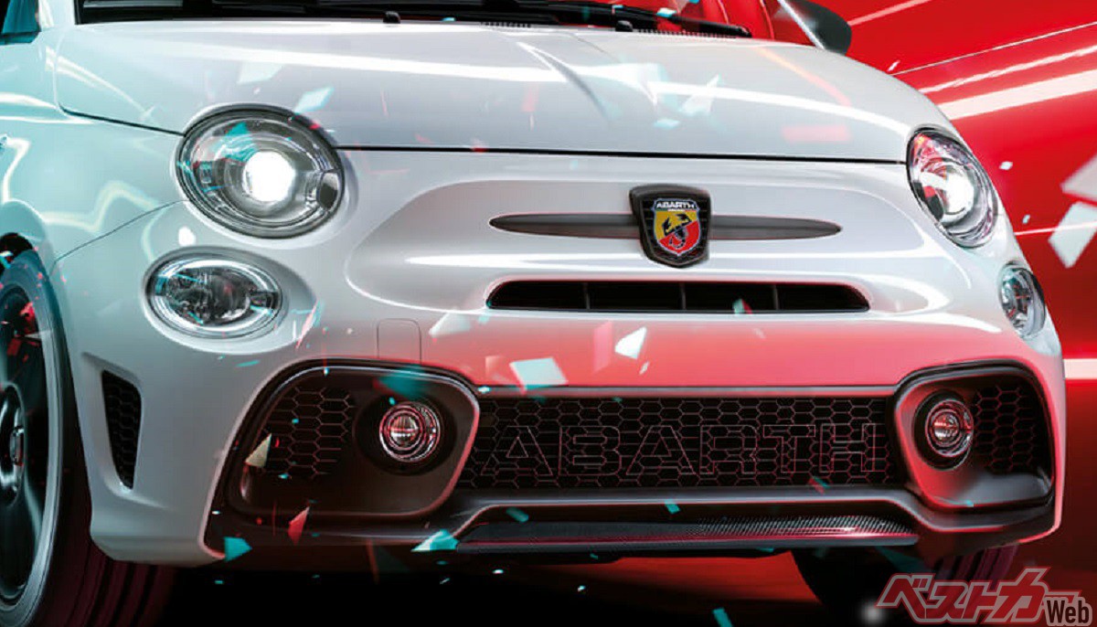 アバルト高性能の証である「695」の名を冠したモデル登場!! 最高出力