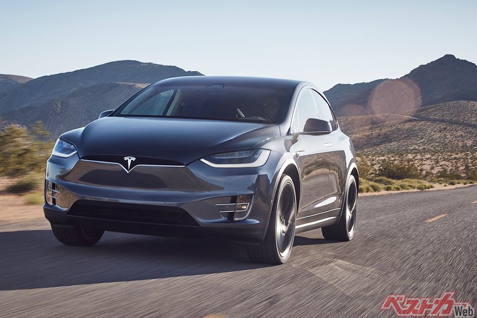 つい先頃も値下げを発表したテスラ。写真はモデルX