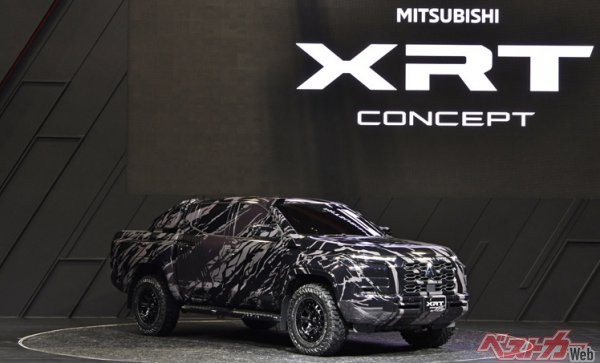 アジア随一のピックアップトラック激戦区であるタイに投入される「MITSUBISHI XRT Concept」。新型トライトンのコンセプトモデルであることが明言されている。三菱自動車のデザインアイデンティティである「ダイナミックシールド」ではないように見えるが…マジで？？