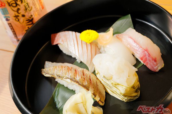 「べるもんた」で味わえる「ぷち富山湾鮨セット」2100円（要予約）