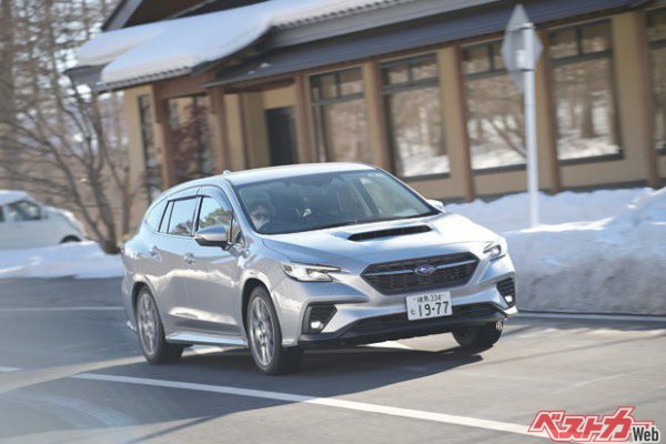 編集部の取材活動であちこちへと駆け回るスバル・レヴォーグ