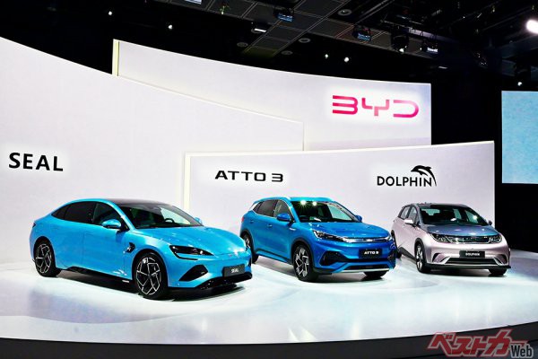 BYDは2022年7月、日本にEV3車種「アット3」「ドルフィン」「シール」を投入することを発表。2023年1月31日に、その第一弾としてアット3が上陸した。ほかの2車種も年内に発売される予定