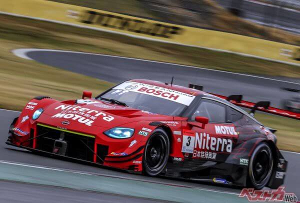 土曜日トップタイムの3号車のNiterra MOTUL Z、ドライバーは千代勝正、高星明誠