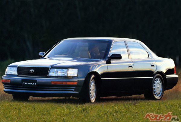 初代セルシオ。バブル真っただ中の1989年に新たなトヨタのフラッグシップモデルとして登場した