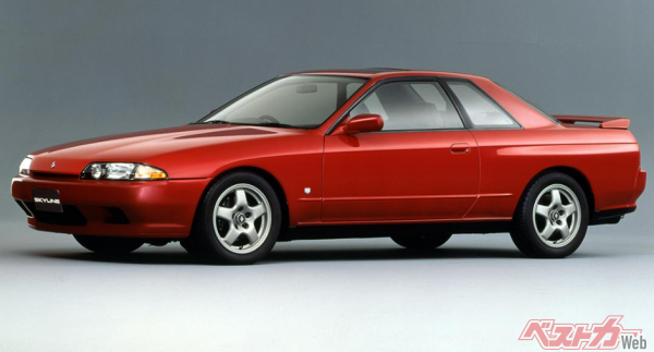 1989年5月に登場したR32型スカイライン 2ドア スポーツクーペ GTS-t タイプM。FRの素直な操縦性とGT-Rより軽い車重で操縦性は高い