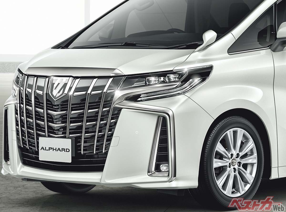 新型LM公開で値崩れが始まった!? アルファード／ヴェルファイアの高年