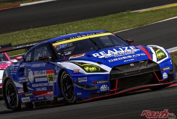 300クラスポールポジションはリアライズ日産メカニックチャレンジGT-R(J・P・デ・オリベイラ/名取鉄平)。結局、ポール・トゥ・ウインで優勝した