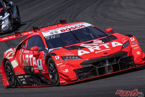 ラスト1周でガス欠のため表彰台を逃し11位になったNo.8 ARTA MUGEN NSX-GT(野尻智紀/大湯都史樹)