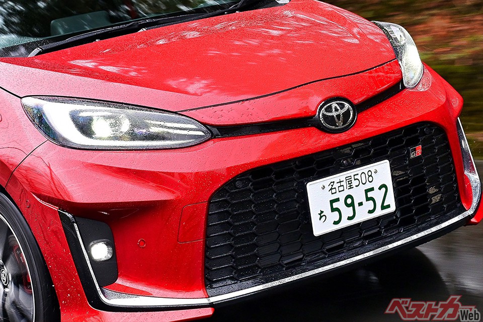 車高ダウンに足回りも専用!! ヤリスクロス＆アクアのGRスポーツは本気