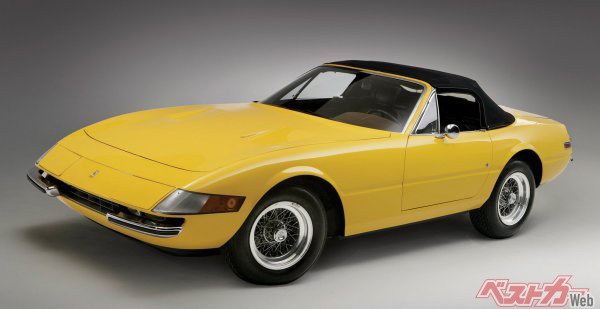 ローマスパイダー登場まで、フェラーリのフロントエンジンモデルでソフトトップを最後に装着したモデルだったのは365GTS4