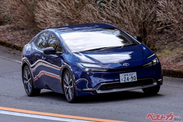 新型プリウスが5台の難敵に挑む