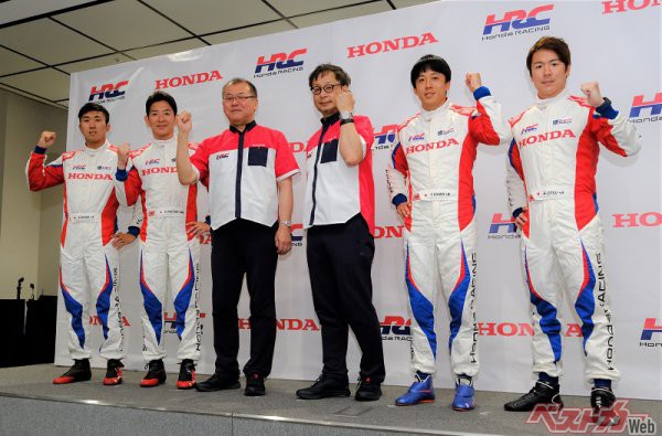 左から小出峻選手、武藤英紀選手、長井昌也氏、岡義友氏、伊沢拓也選手、大津弘樹選手