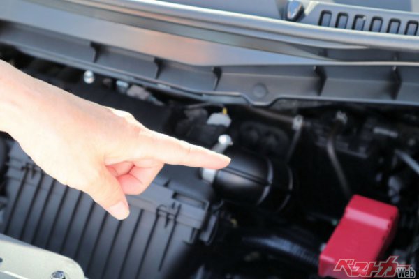 クルマを安全に運転するために日常点検を行うことは大切! 最低でも1カ月に1回ほど行うことで、トラブルを減らすことができる