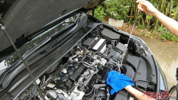 自動車メーカーのメンテナンスノートを見ると、どこを点検すればよいか、わかる。ディーラーオプションでメンテナンスパックを入ることも良い