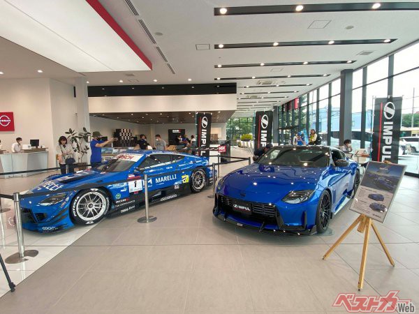 最新のレーシングカーMARELLI IMPUL Zと最新のロードゴーイングIMPUL Zが共演