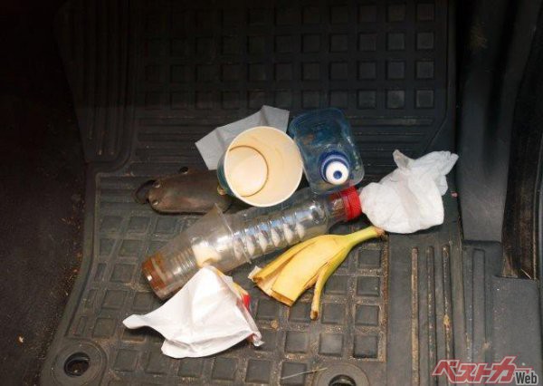 クルマを降りるときはゴミをおろそう。また道路に捨てることはしてはいけない（写真：vectorass – stock.adobe.com)