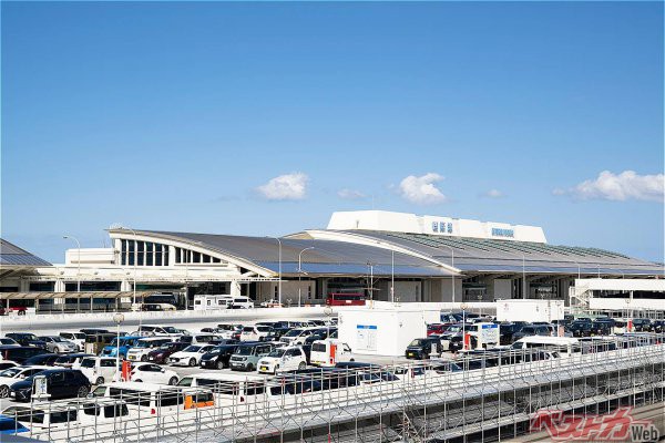 那覇空港周辺は高速道路直結に伴う工事で渋滞が悪化している（apiox@hagiharaAdobestock）