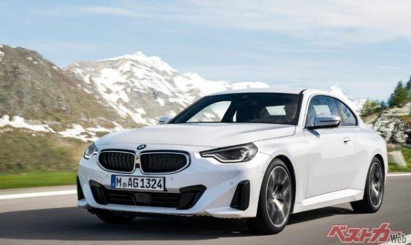 BMW2シリーズクーペには、本格的プレミアムコンパクトクーペのベンチマークとなっている。後輪駆動かつ理想的な前後重量配分を実現