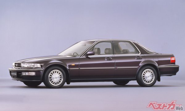 1992年に追加された3ナンバーボディ車はアコードが車名から取れて「インスパイア」として登場した