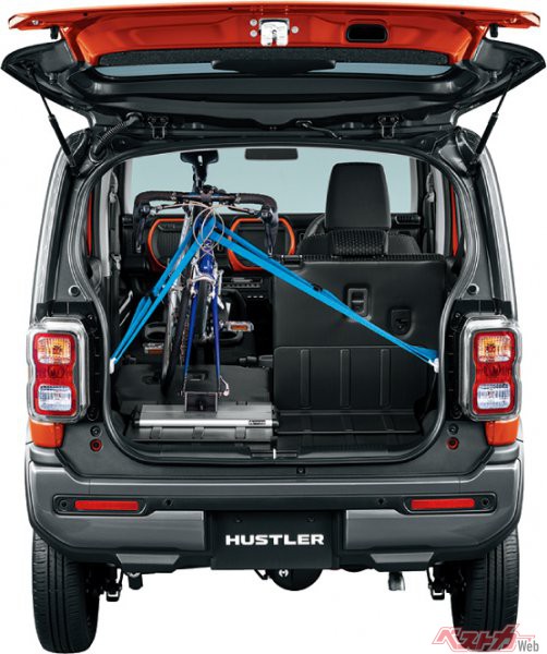 シートアレンジを行うことで、ロードバイクなどの長いものや、大きいものも載せることができる