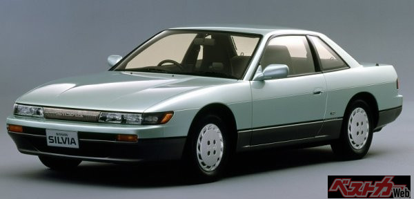 日産5代目シルビアは、1988年から1993年までに販売されていた。バブル当時は、ホンダ2代目プレリュード、3代目インテグラといったいわゆる「デートカー」国産スポーツクーペが人気だった。