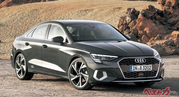 アウディA3セダン(全長4495×全幅1815 ×全高1425 mm/最小回転半径5.1m)