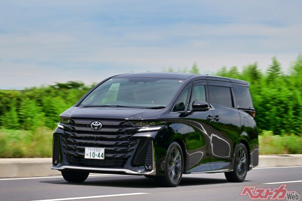 帝王の風格にあふれる新型ヴェルファイア