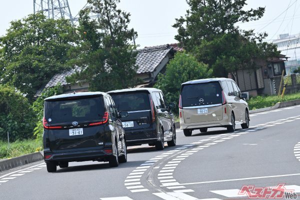 2ℓクラスのミニバンが熾烈な争いを展開!!