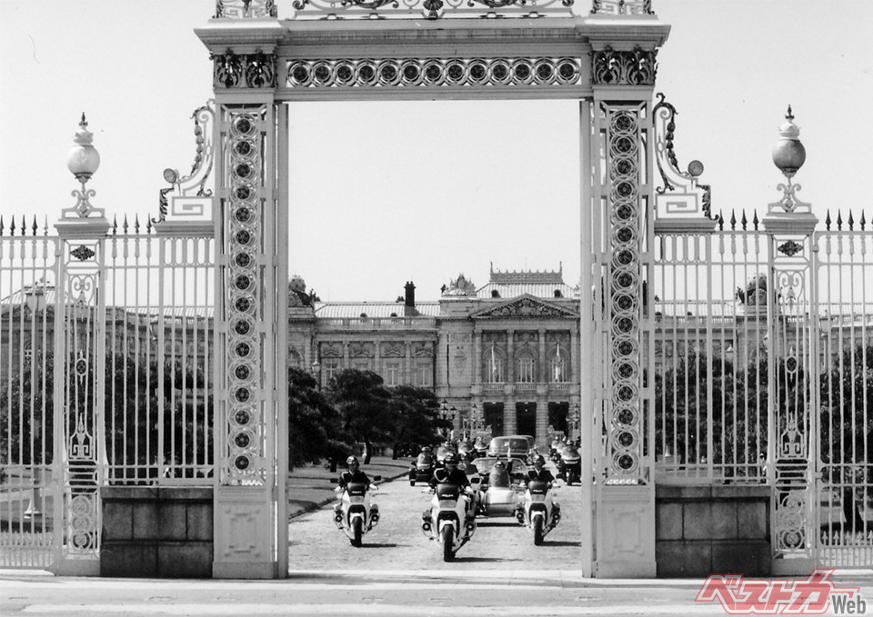 初めての白バイ先導が、天皇陛下の警衛だった