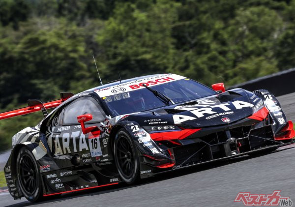 Q1トップで通過した16号車ARTA MUGEN NSX-GT(山本尚貴/牧野任祐組)