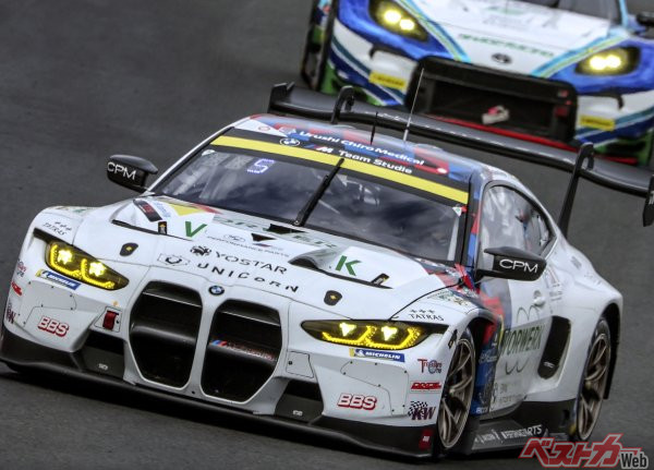 決勝では2位に入りドライバーランキングトップに立った7号車 Studie BMW M4(荒 聖治/柳田真孝組)