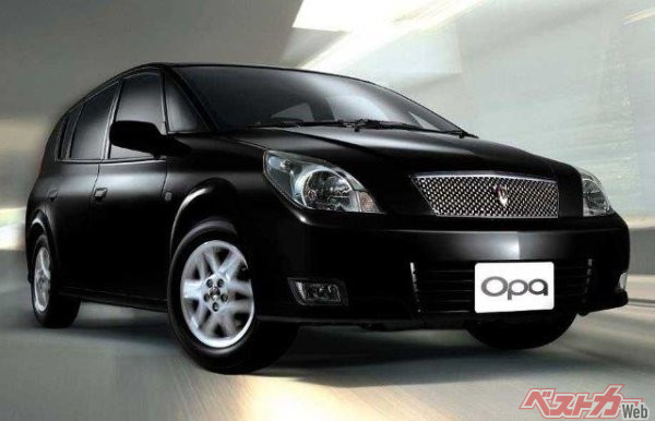 2000年に登場したOpa(全長4250×全幅1695×全高1525mm)