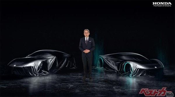 2022年4月22日、4輪電動ビジネス説明会で説明するホンダの三部敏宏社長