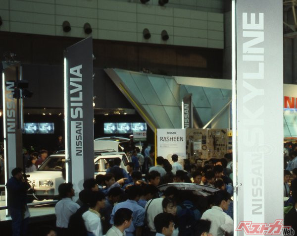 “新感覚のRV”と銘打って東京モーターショーに参考出品されたラシーン。ユーザーから市販化を要望する声が多数寄せられて発売に至った