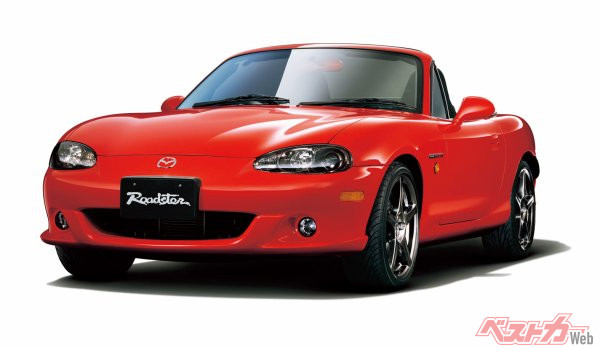 2代目ロードスターにはよりスポーティーなターボモデルが設定された