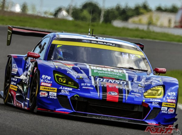 序盤はトップを走っていたが、ピットのタイミングで3位になったSUBARU BRZ R&D SPORT 61号車。山内英輝選手はクラス最多の14回目のP.P.を取った