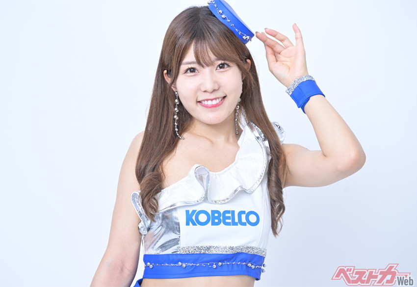 レースクイーン界の「あざと可愛い」担当!!? アイドルグループ「Swish