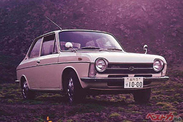 時代を先取りしたFF方式のファミリーカーがスバル1000（1966年）だ。日本初の水平対向4気筒OHVエンジンを搭載し、フラットフロアも自慢だった