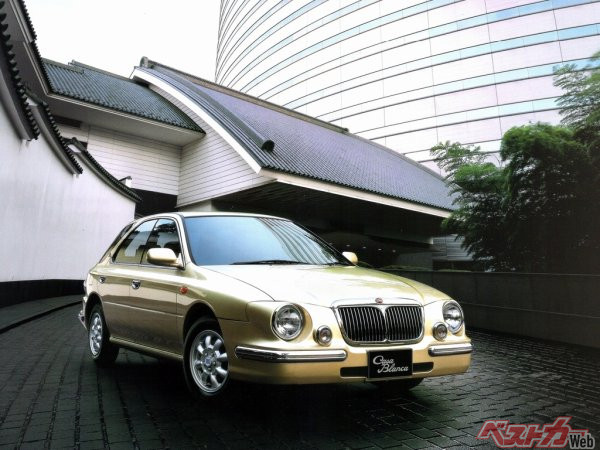 1998年12月に「インプレッサスポーツワゴン」の特別仕様車として誕生。前年の東京モーターショーで参考出品されて好評を博した