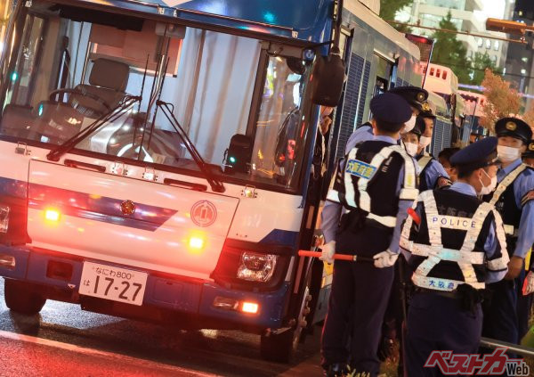 阪神タイガース18年ぶりの「アレ」!　お祝いムードに、まさかの警察車両大集結