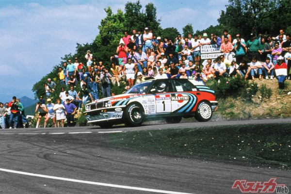 ご存知、WRC5連覇を達成したランチア・デルタHFインテグラーレ・ラリーカー