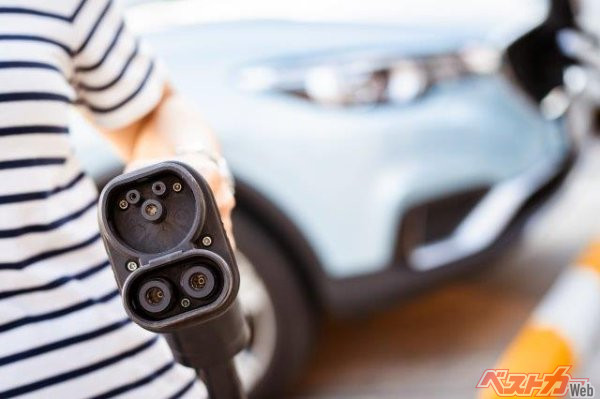 欧州と北米ではCCS(通称コンボ)という規格がある。主に北米市場では、CCS1。欧州では、写真のようなCCS2を採用している(DG PhotoStock– stock.adobe.com)