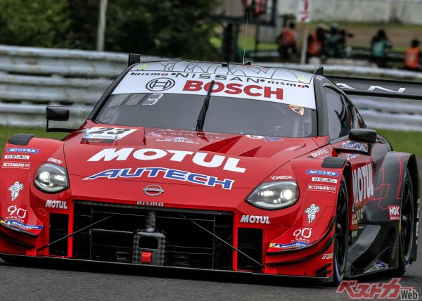 Q1はトップ、Q2でもコースレコードを更新した23号車MOTUL AUTECH Z(松田次生/ロニー・クインタレッリ組)