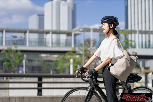 自転車走行中のイヤホン利用　およそ10人に１人　“ヒヤリ、ハッとした”危ない経験は4割も