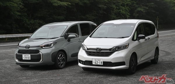 シエンタ(写真左)とフリード(写真右)は超人気のコンパクトミニバン